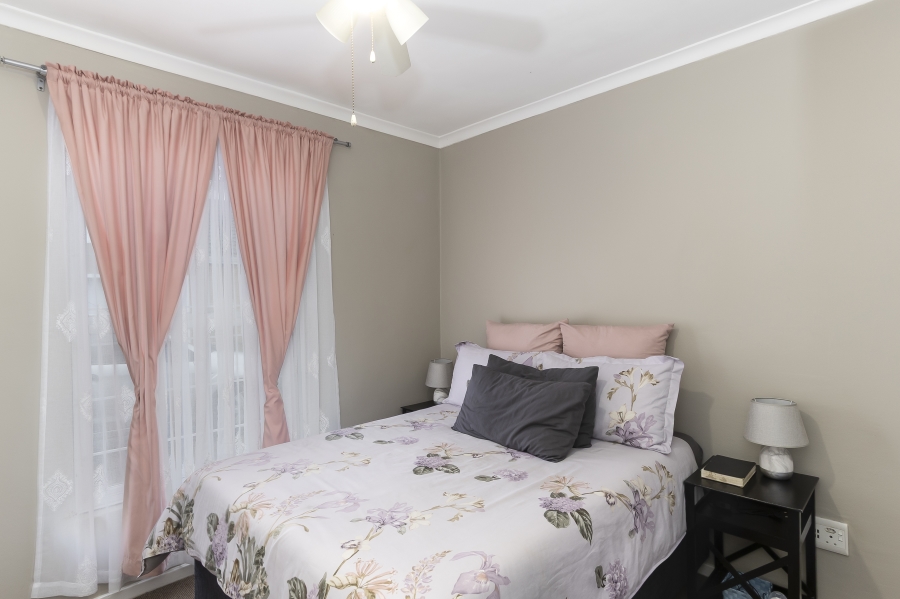 2 Bedroom Property for Sale in Guldenland Western Cape